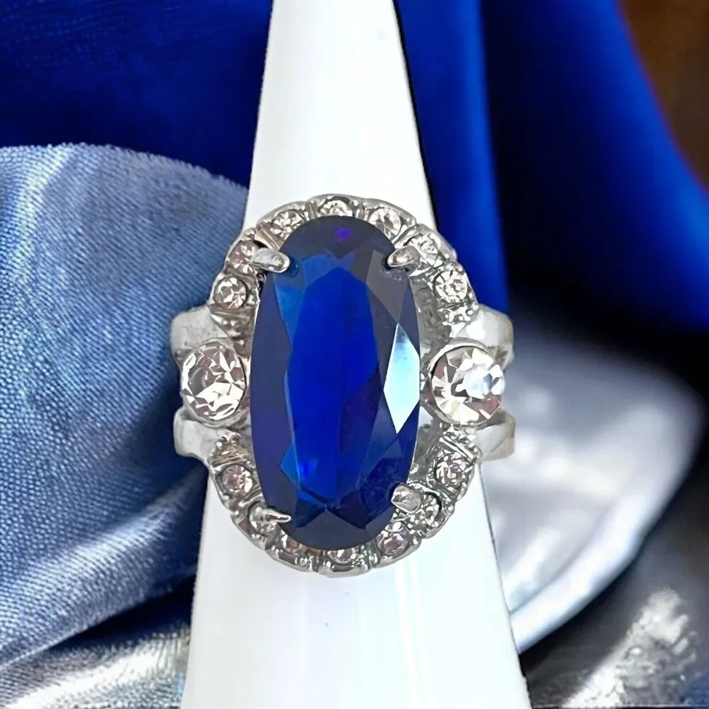Vintage 1980s Blue Crystal Statement Ring Rhinestone Silver Tone Size 6 - 5Z